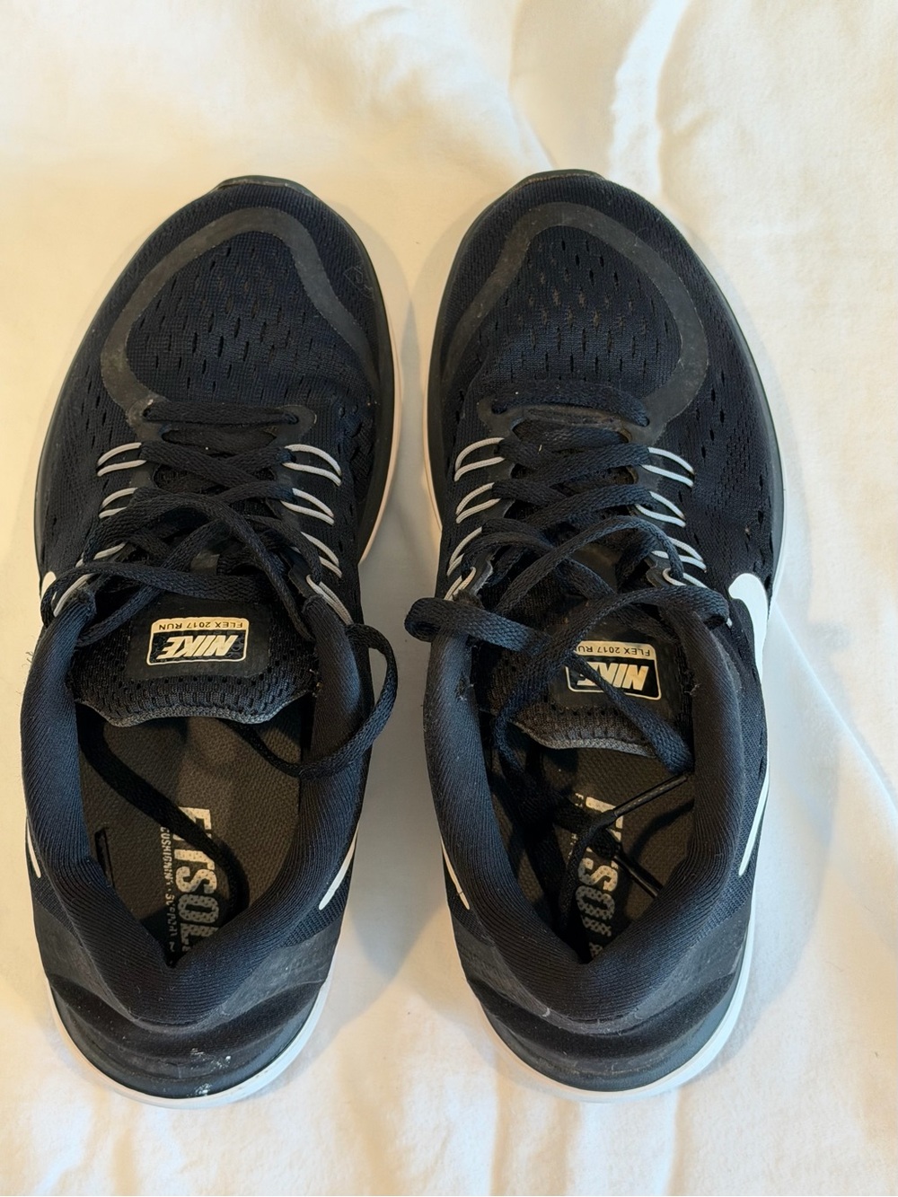 Nike Flex 2017 RN Women’s Size 7.5 Black White Running Shoes 898476-001 - Picture 6 of 8